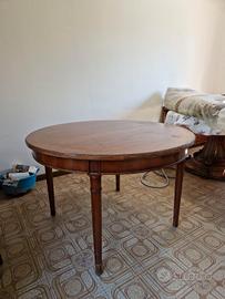 Tavolo allungabile in legno 