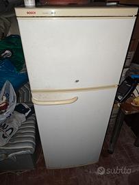 divano e frigorifero