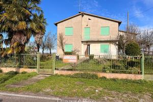 Casa singola con 3 campi