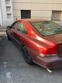 A.F.F.A.R.E  Volvo S60 2.4 Turbo automat 2002 benz