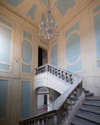 Appartamento di 490 m² con più di 5 locali a Raven