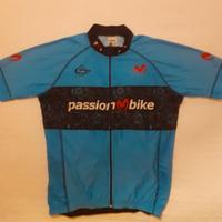 Maglia e pantaloncino estivo per bicicletta