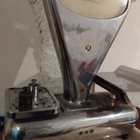 Bilancia  antica inox in buone condizioni.