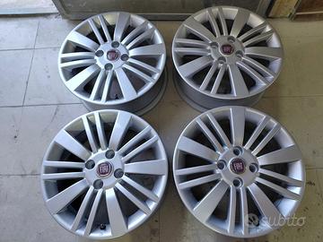Cerchi in lega da 15 pollici ,Fiat grande punto