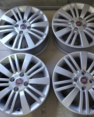 Cerchi in lega da 15 pollici ,Fiat grande punto