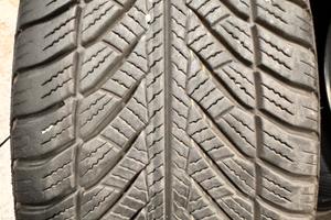 Goodyear ultragrip runflut termiche M+S 245/45 r18