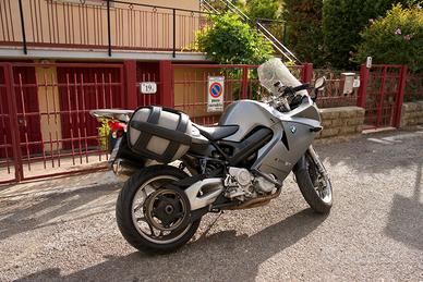 Moto BMW 800 ST