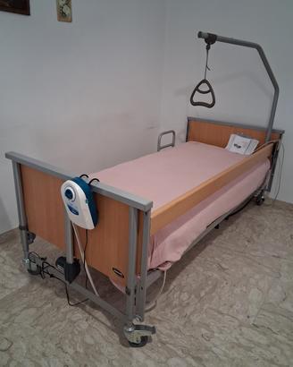 LETTO ELETTRICO “INVACARE” PER ANZIANI/DISABILI