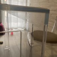 Tavolo kartell quadrato