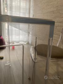 Tavolo kartell quadrato