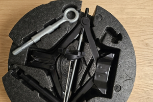 Kit Crick e Attrezzi Originale Volvo – Completo e