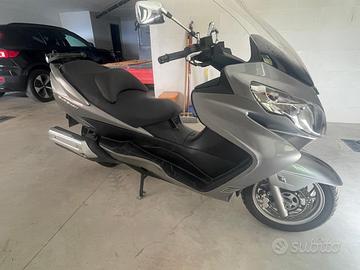 Suzuki Burgman 400
