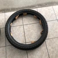 Pneumati  nuovi per moto antriore e posteriore.