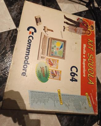 Raro Kit Commodore C64 per la scuola.