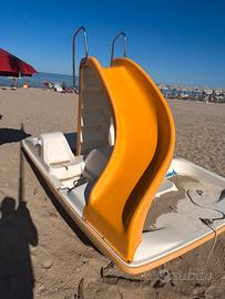 pedalo con scivolo