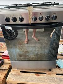 Cucina a gas 4 fuochi e forno