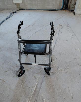 Girello deambulatore