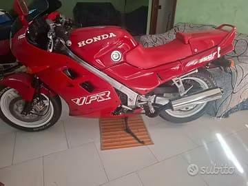 HONDA VFR