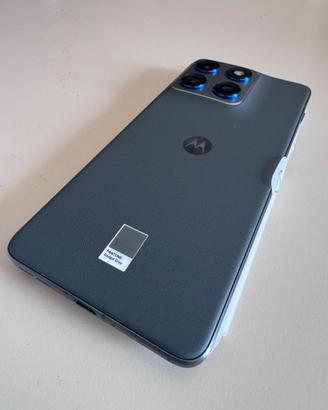 Motorola edge 70  12/512 scambi