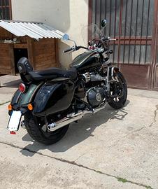 Royal Enfield Super Meteor 650 anno 2024
