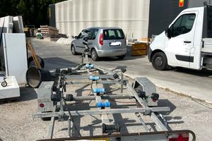Carrello stradale omologato con verricello automat