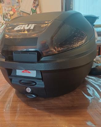 bauletto givi 34l con piastra 