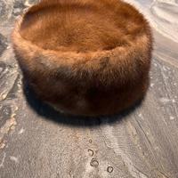 Cappello con vera pelliccia di visone