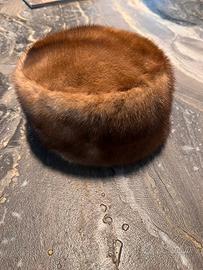 Cappello con vera pelliccia di visone