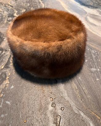 Cappello con vera pelliccia di visone