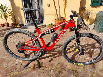 Canyon Lux CF SL 6.0 Pro Race