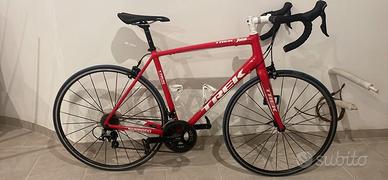 Bici da corsa Trek rossa