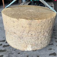 Blocchi in pietra scalpellinati a mano del 1700