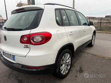 Volkswagen Tiguan 2.0 TSI 4MOTION Sport & Style