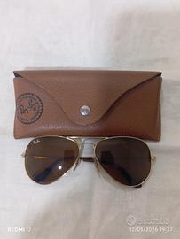 Ray-Ban Occhiali da sole Aviator

