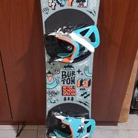 Snowboard  completa di attacchi.