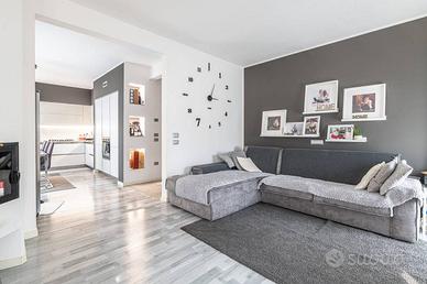 Appartamento di 124 m² con più di 5 locali e box a