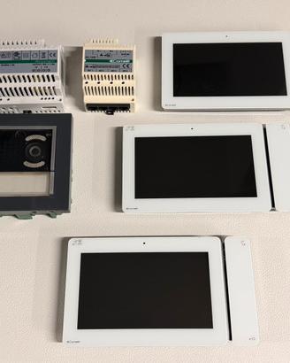 Kit videocitofono Comelit Maxi 7" wi-fi VIP 6842W