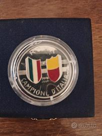 medaglia in argento e smalto