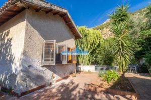 VILLA BIFAMILIARE IN VIALE REGINA MARGHERITA DI SA