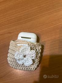 Porta AirPods realizzato ad uncinetto