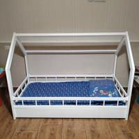 Lettino montessoriano bianco