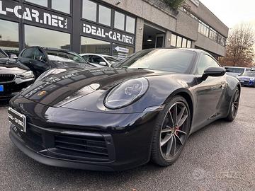 PORSCHE 911 Carrera 4S