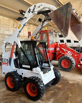 Minipala BOBCAT S175 con attrezzature
