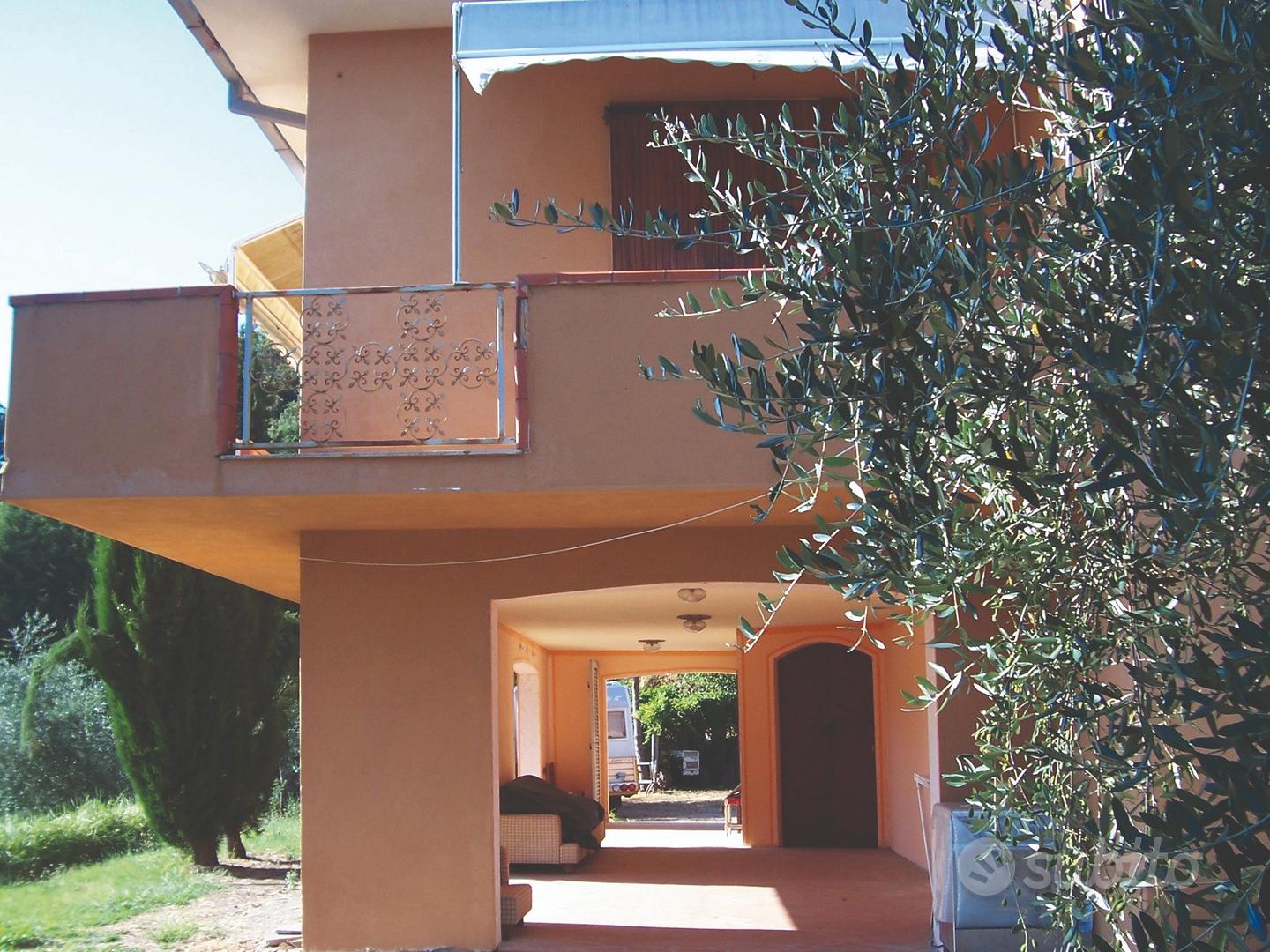 Casa a solo con terreno e oliveta - Vista 3