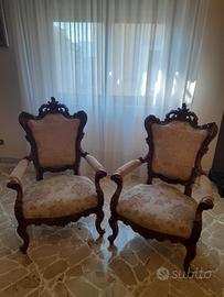 n.2 Poltrone in noce massello anni '60