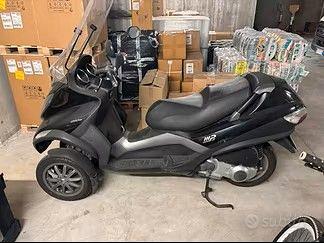 Piaggio Mp3 250