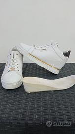 sneakers stivaletti Guess 