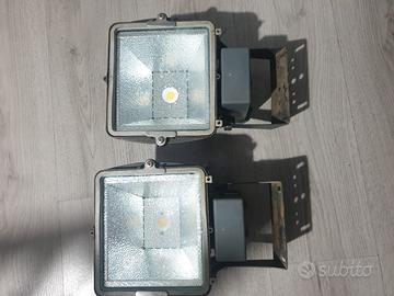 2 faretti esterno  4700ml  grafite 37w 4000K 