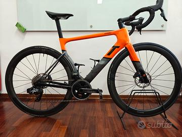 3T strada X Lamborghini taglia 54 M usata