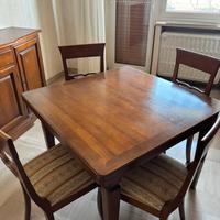 Sala completa in legno